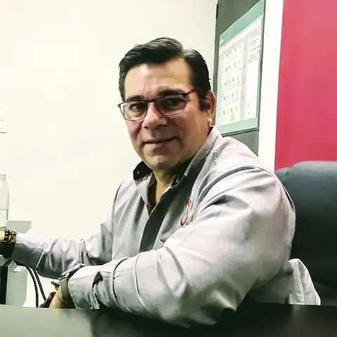 Dr. Jorge Luis Cisneros Encalada
